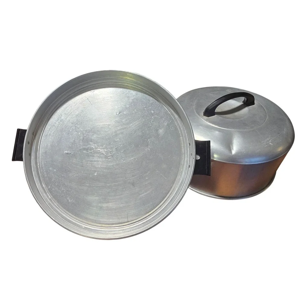 Vintage Kromex Aluminum Cake Carrier Saver Locking Lid Mid Century Modern Silver